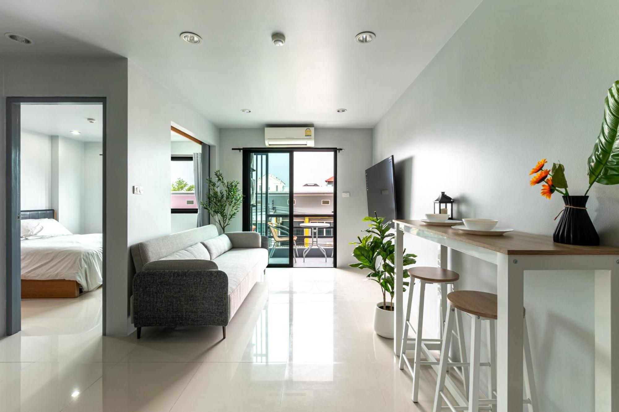 Apartment 1 Bedroom Renovated Ratchaporn Kathu