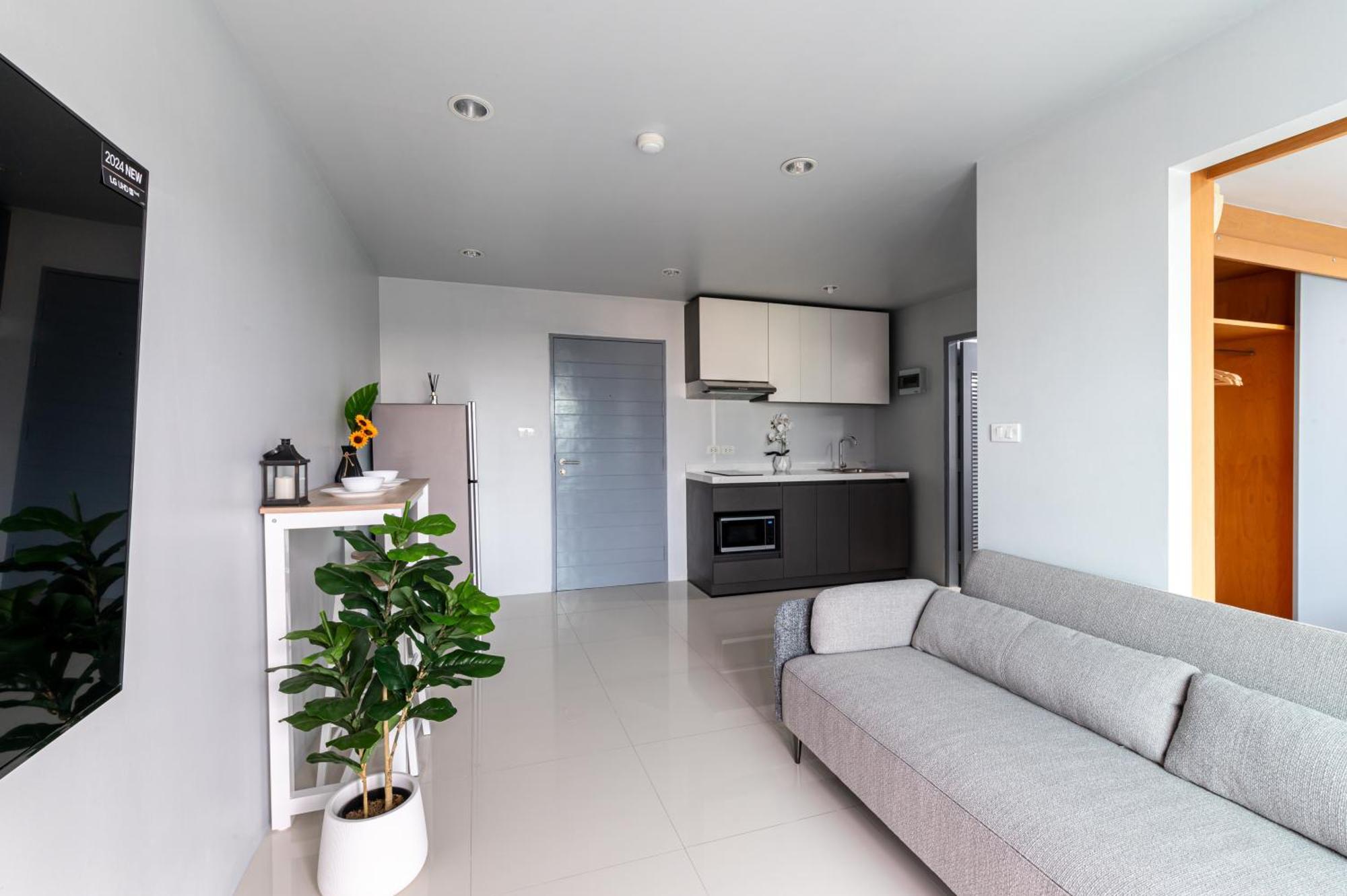 1 Bedroom Renovated Ratchaporn Kathu Apartment *