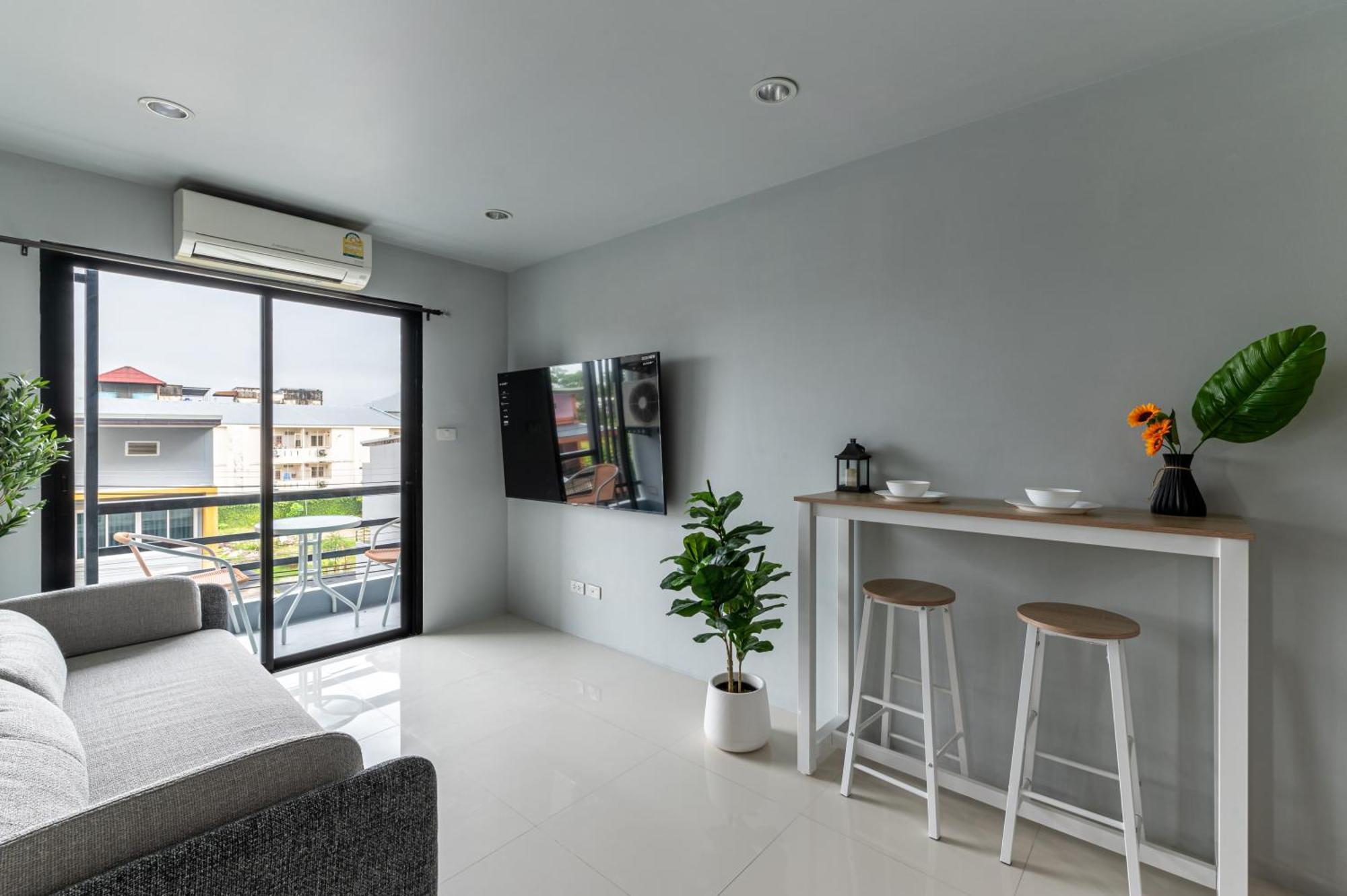 1 Bedroom Renovated Ratchaporn Kathu Apartment Ban Thung Thong