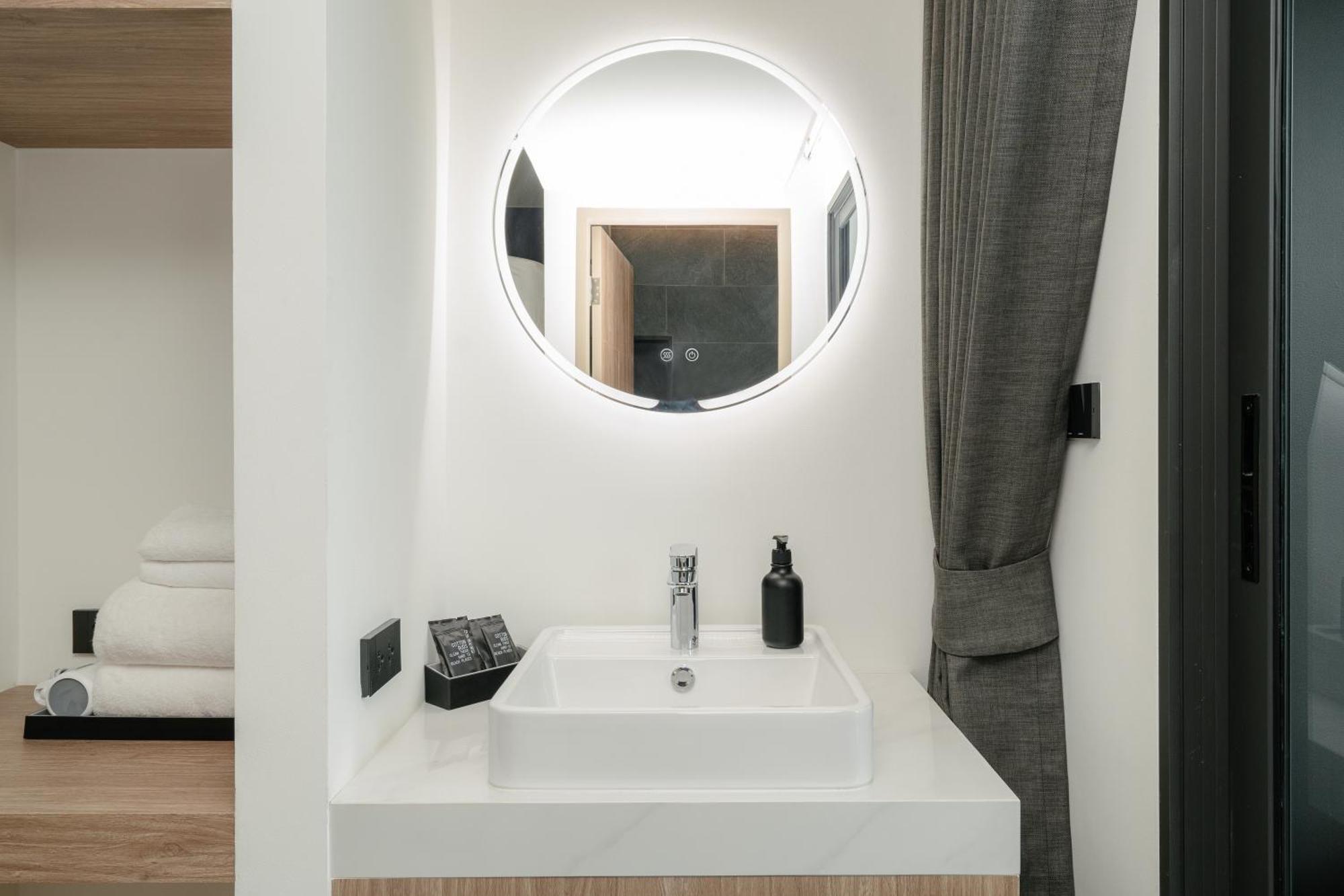Hotel Blu Monkey Hub And Laguna, Bangtao Phuket 4*