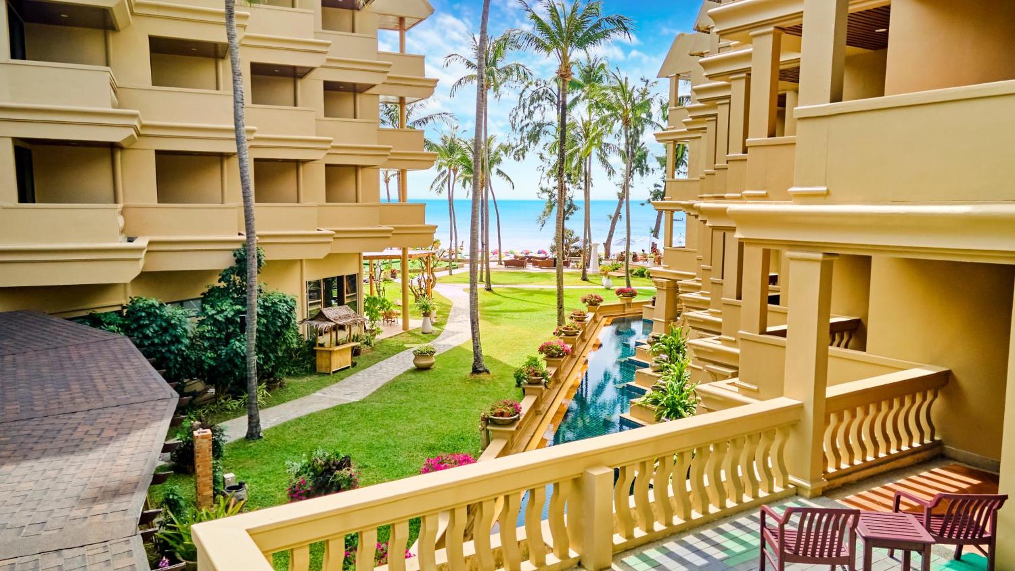Beyond Resort 4*