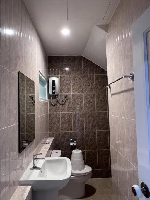 Bang Tao Town House 1km Surin V135 * Thalang
