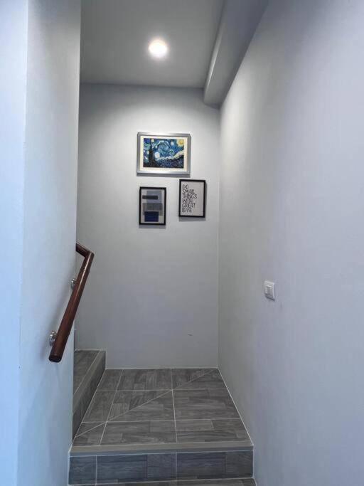 Apartment Bang Tao Town House 1km Surin V135