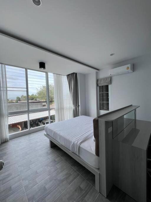 Bang Tao Town House 1km Surin V135