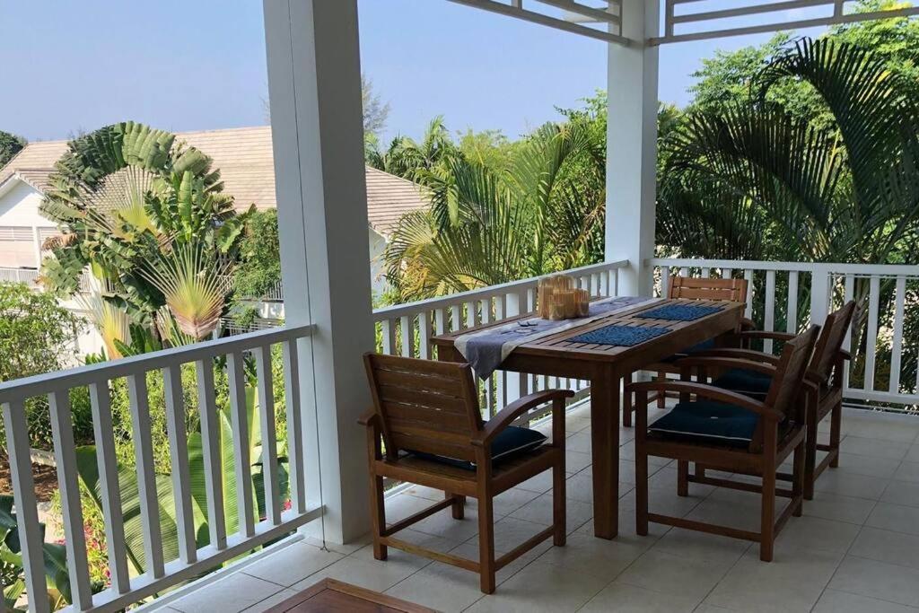 Ocean Breeze 1 Bed Ban Pak Lak