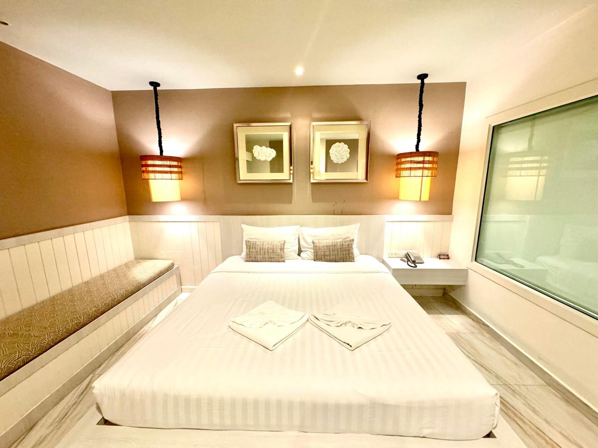 Hotel De Coze Patong