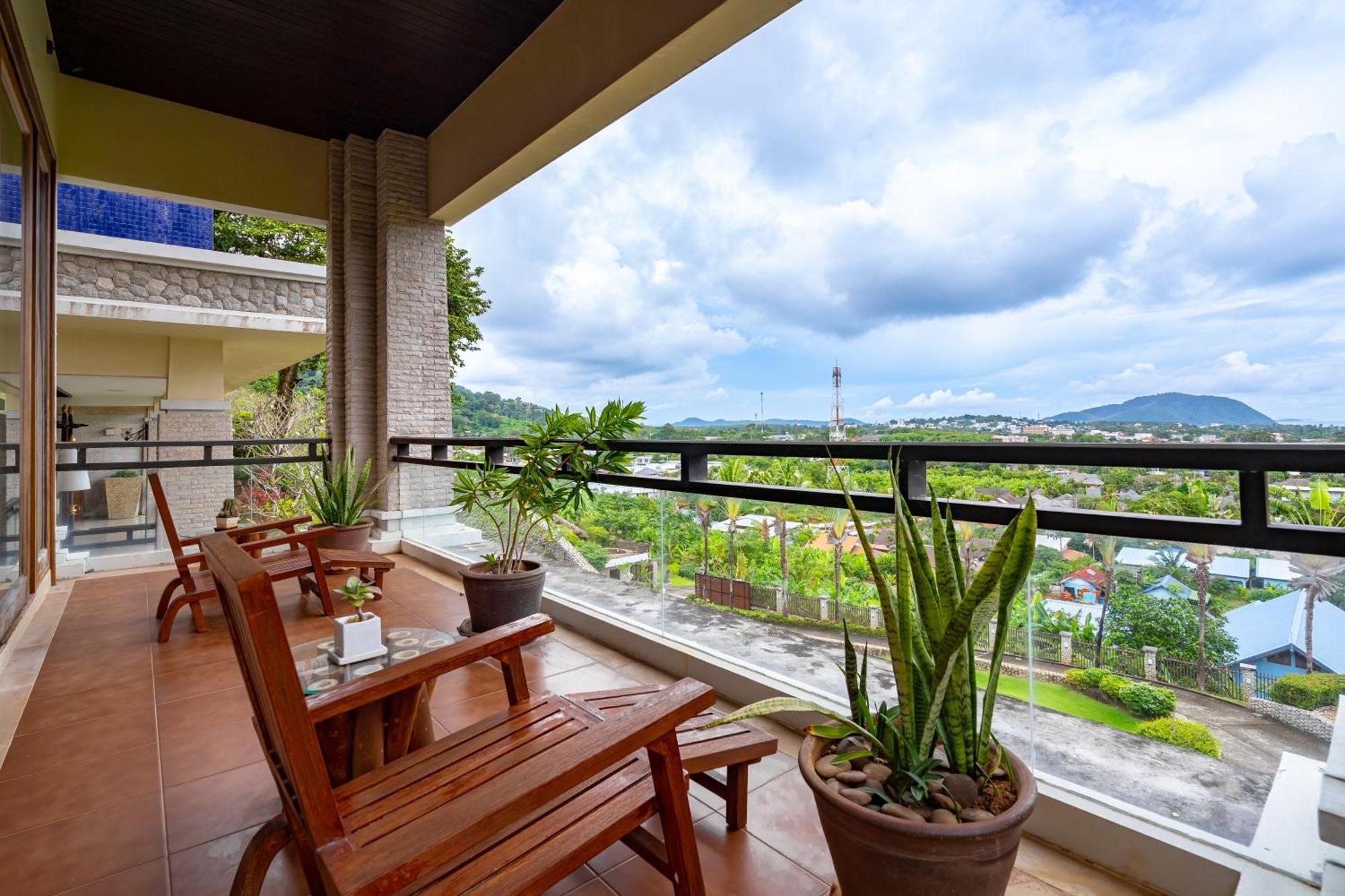 Villa Royal Legacy Private With Private Golf Course Phuket