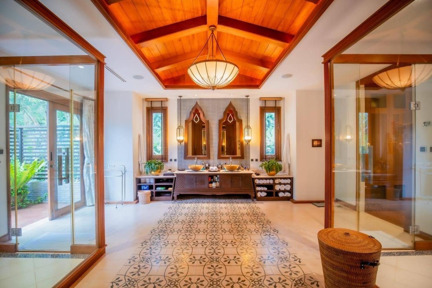 Royal Legacy Private With Private Golf Course Villa *
