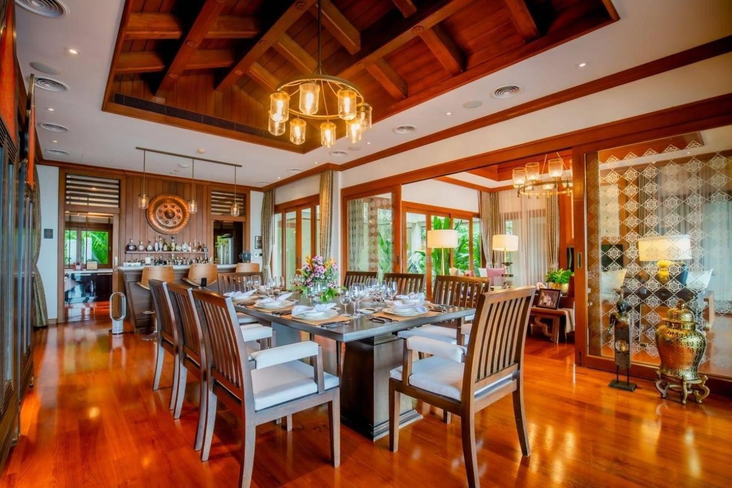Villa Royal Legacy Private With Private Golf Course Phuket