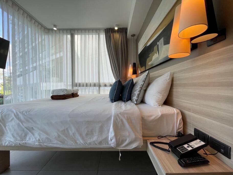 Oceanstone 2 Bedrooms Bangtao Laguna Apartment