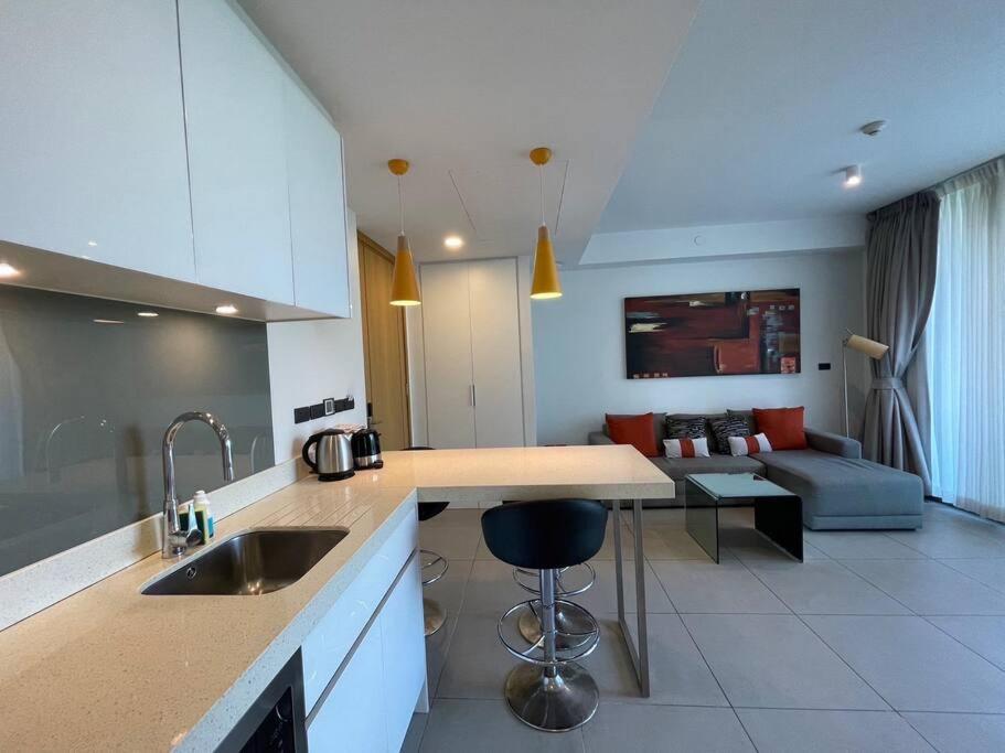 Oceanstone 2 Bedrooms Bangtao Laguna *