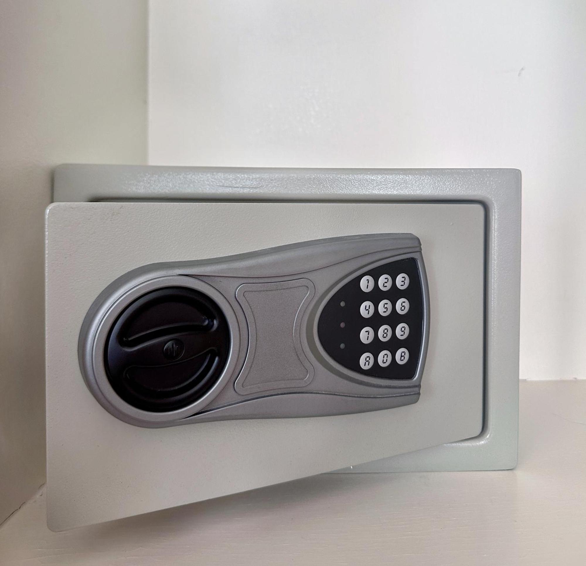 The Aristo-2-326 Apartment *
