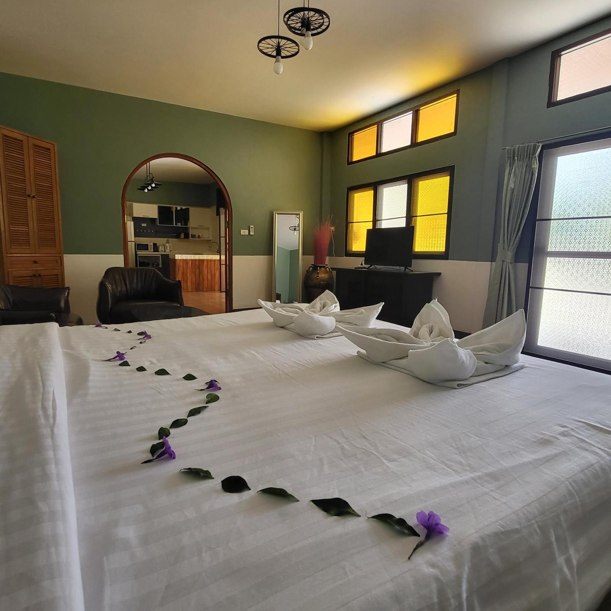 Namphung Phuket Boutique