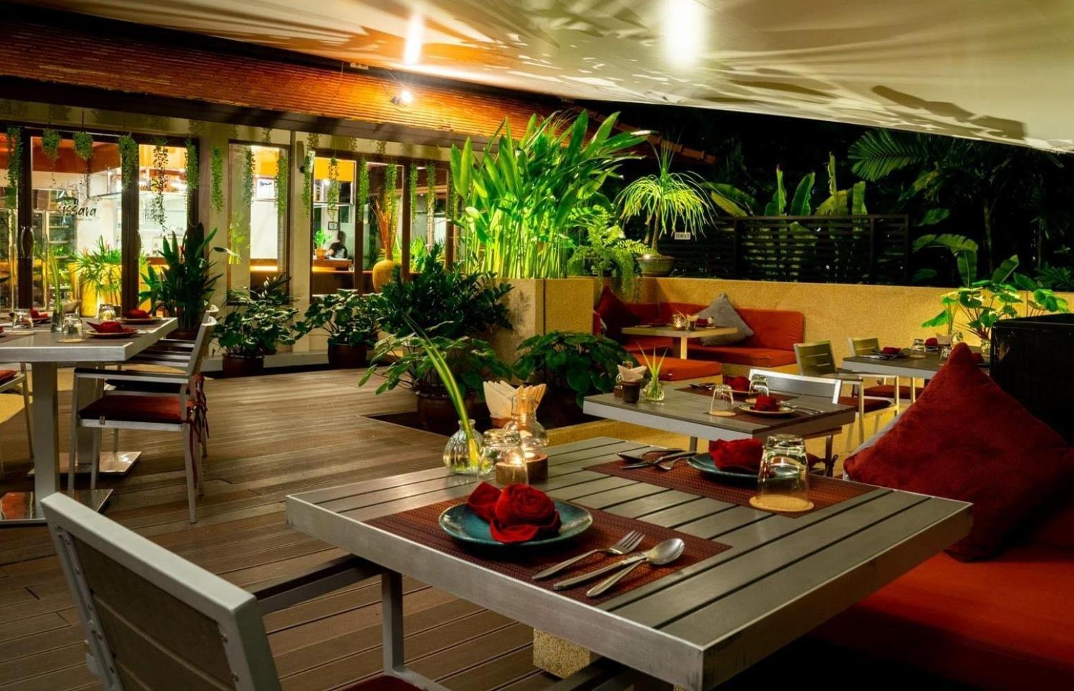 Ocean Views Gardens Penthouse 6c *