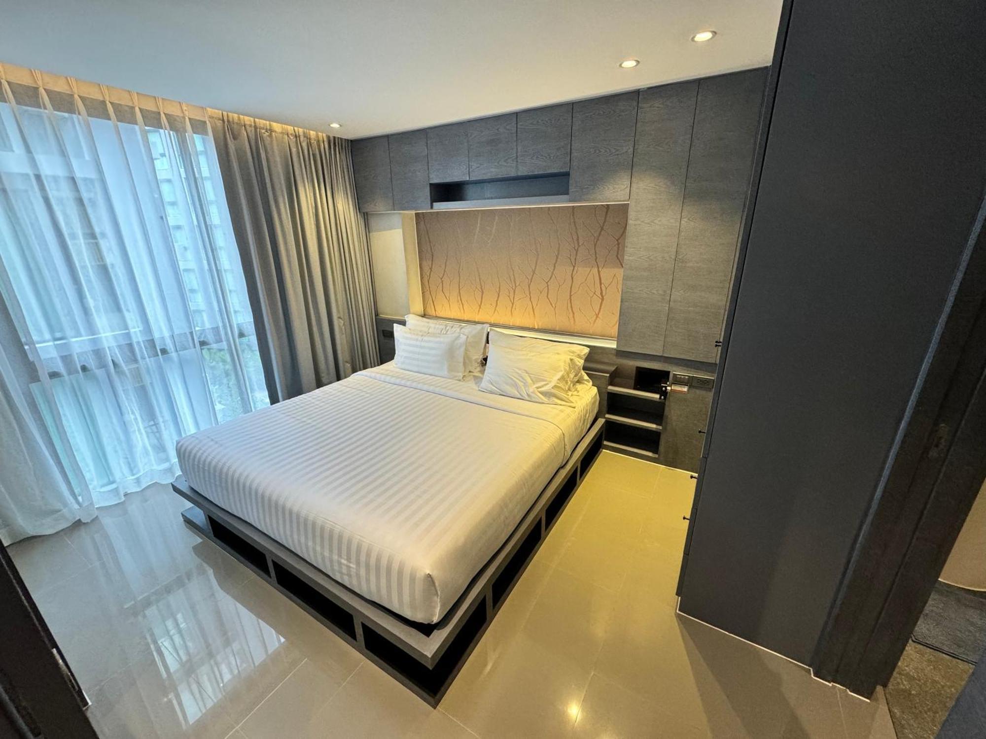 Apartment 1bdr Roof Pool 500m To Great Gym Parking Kamala Beach