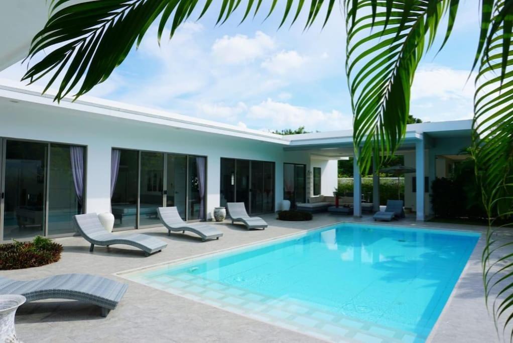 3-bedroom Pool And Garden *