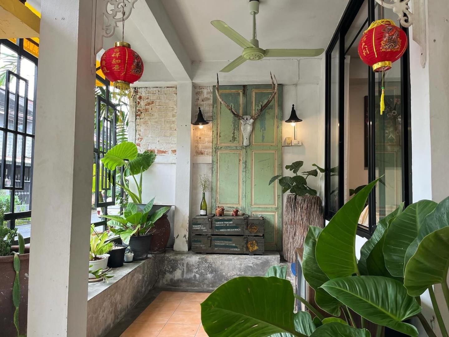 Auntie & Niece Phuket Accommodatie bij particulieren