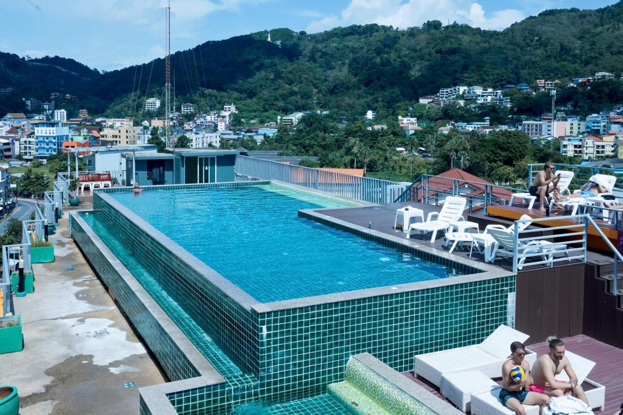 Zephyr Grand Hotel 3*