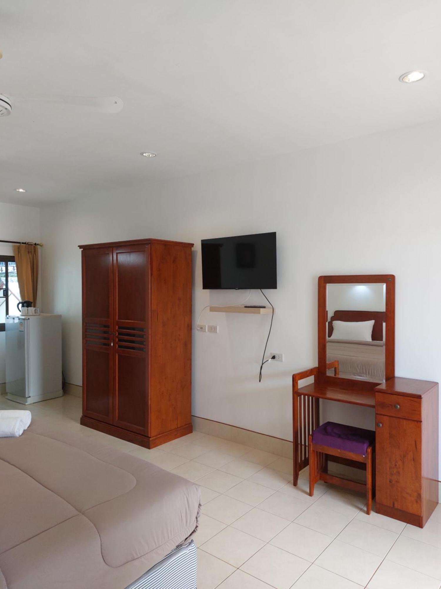 Apartment Smile House Ban Karon