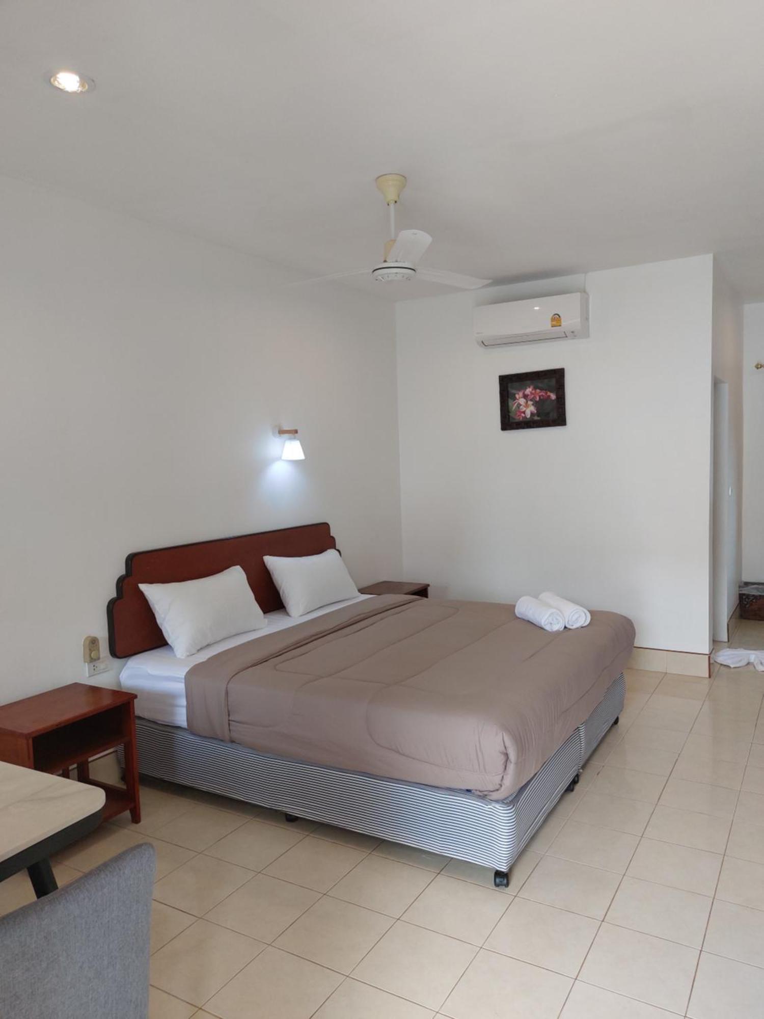 Smile House Apartment Ban Karon