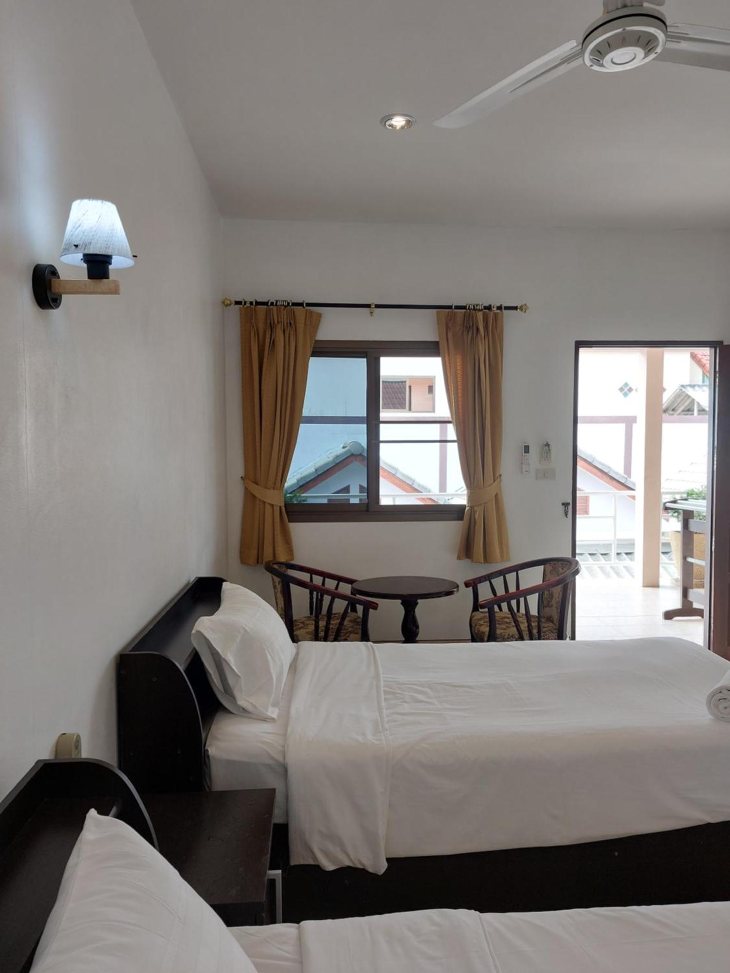 Smile House Apartment Ban Karon