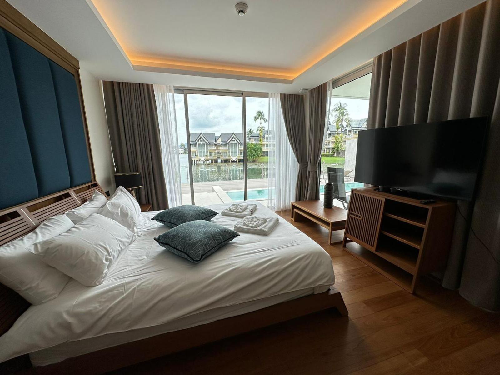 Apartment 2br Beachfront With Pool Phuket Thalang