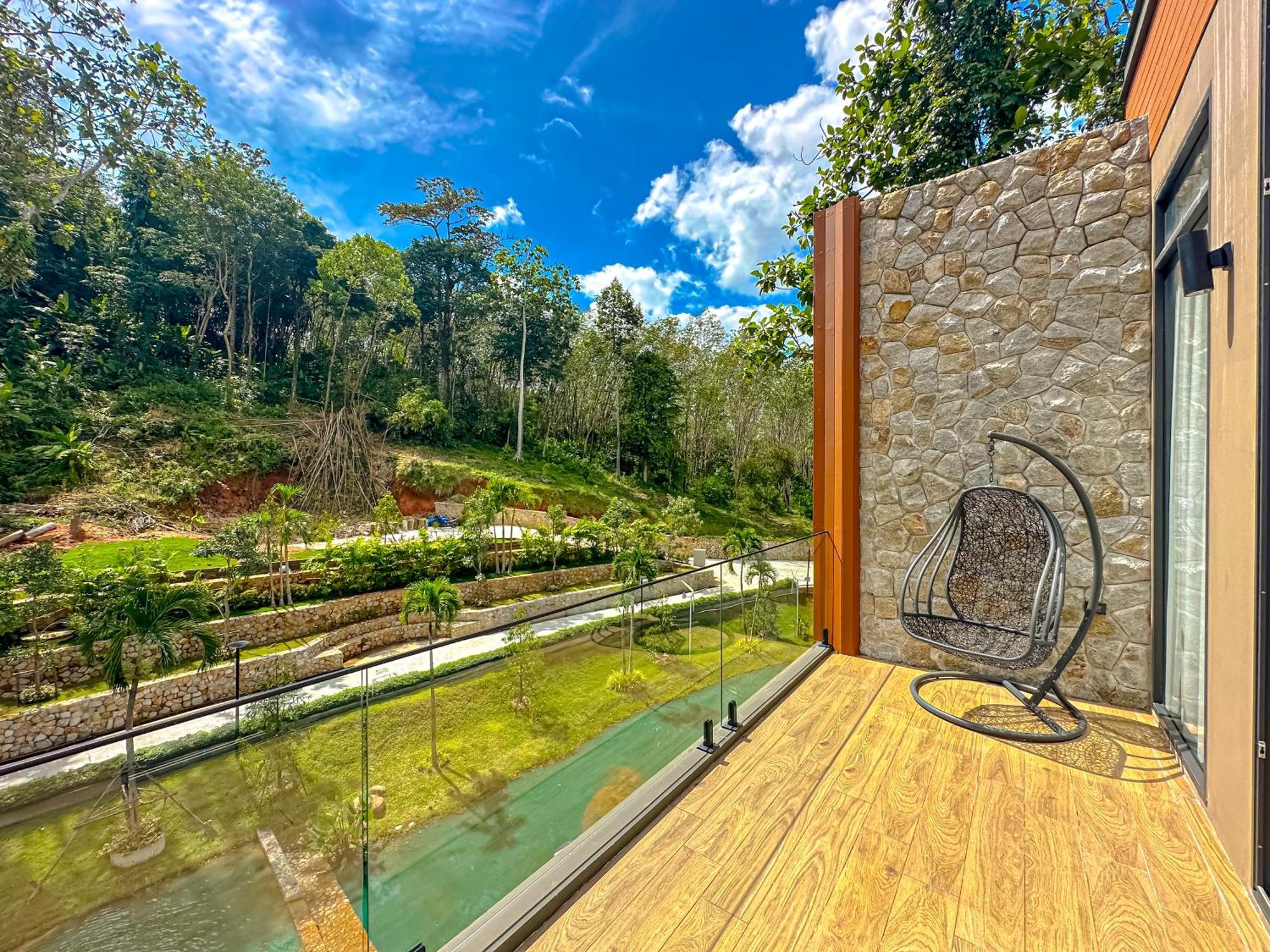 Luxury Menara Villa Ban Phak Chit
