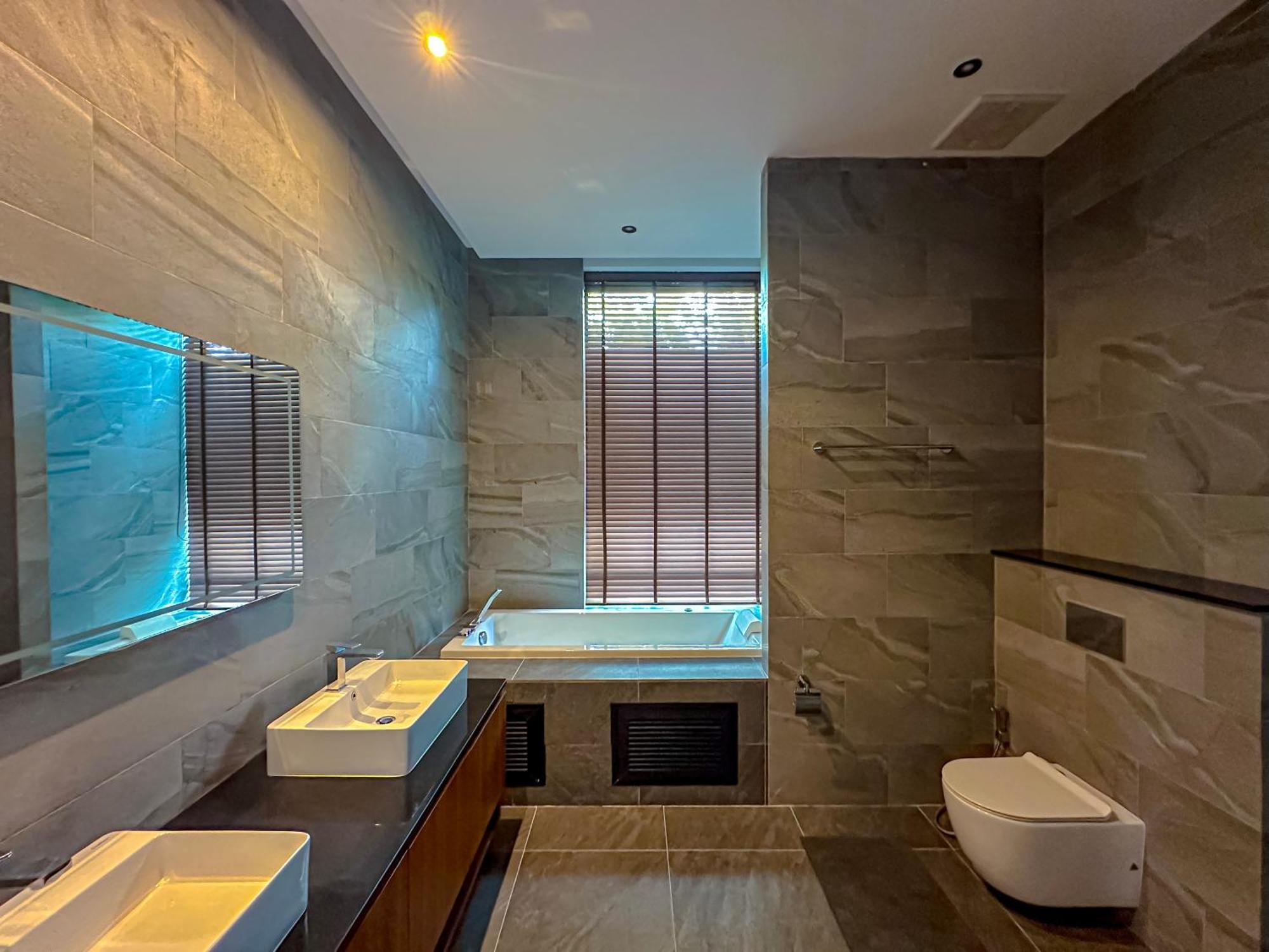 Luxury Menara Ban Phak Chit