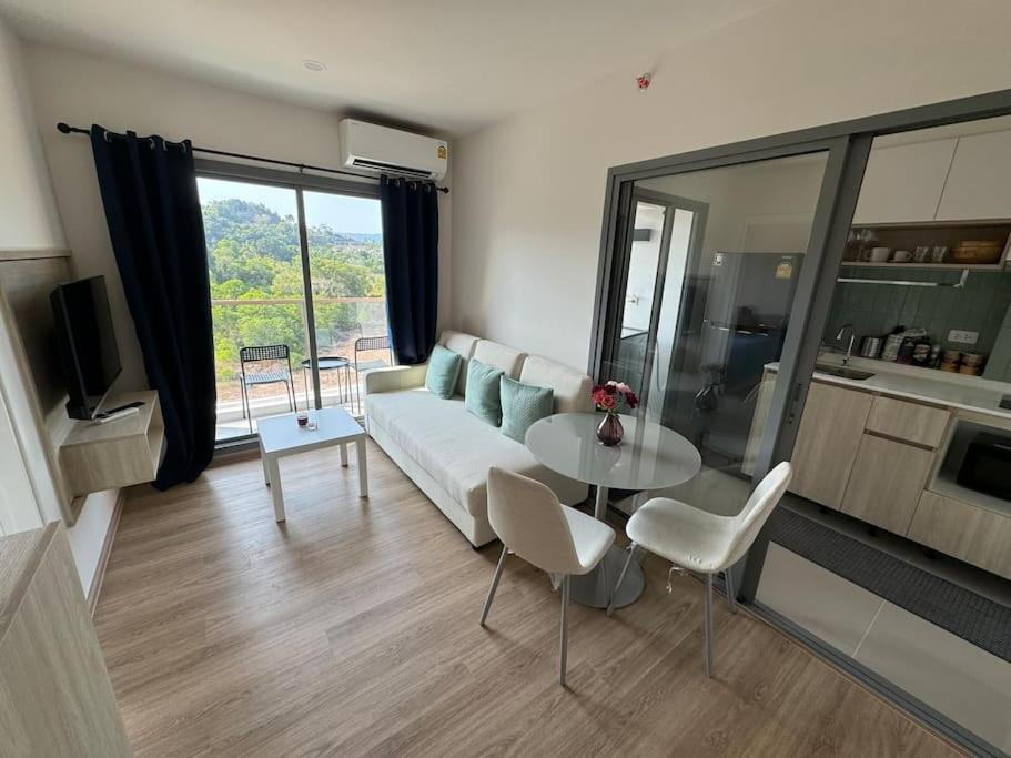 Phyll Phuket - Luxury Resort-style Comfort Apartment Ban Rangeng
