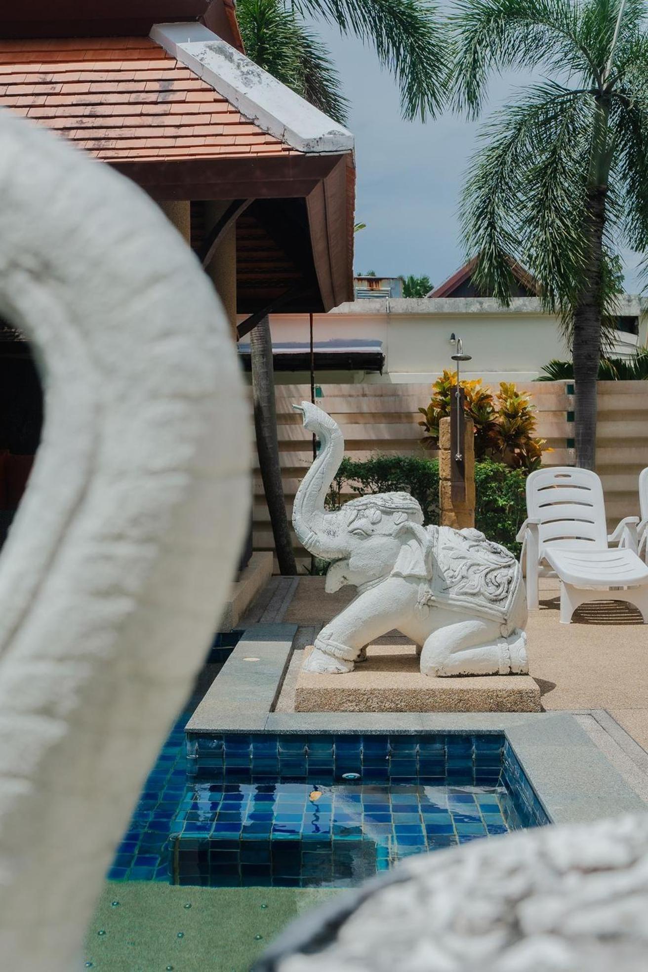 Lotus Pool Villa *