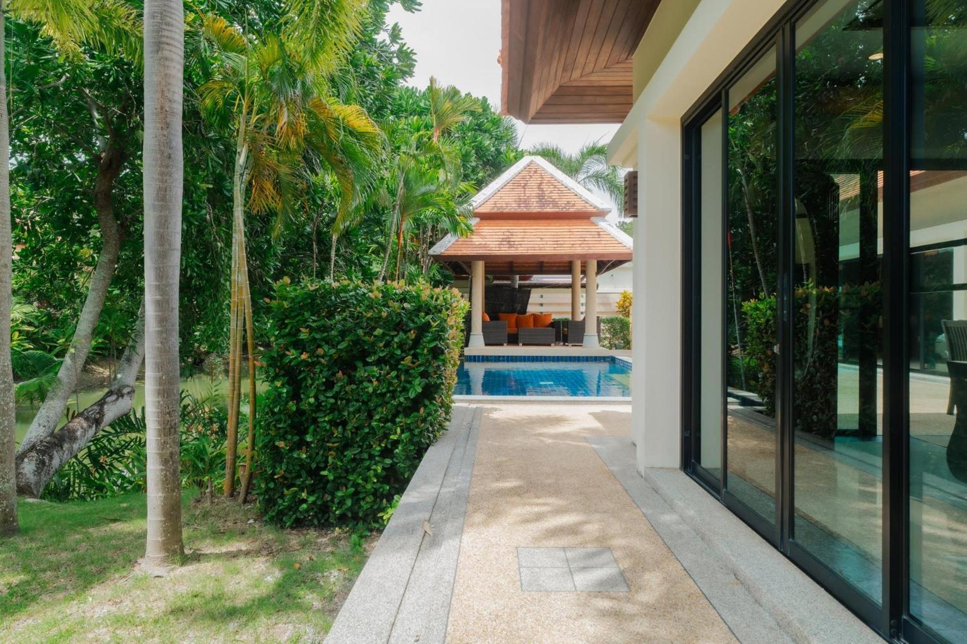 Lotus Pool Villa Rawai