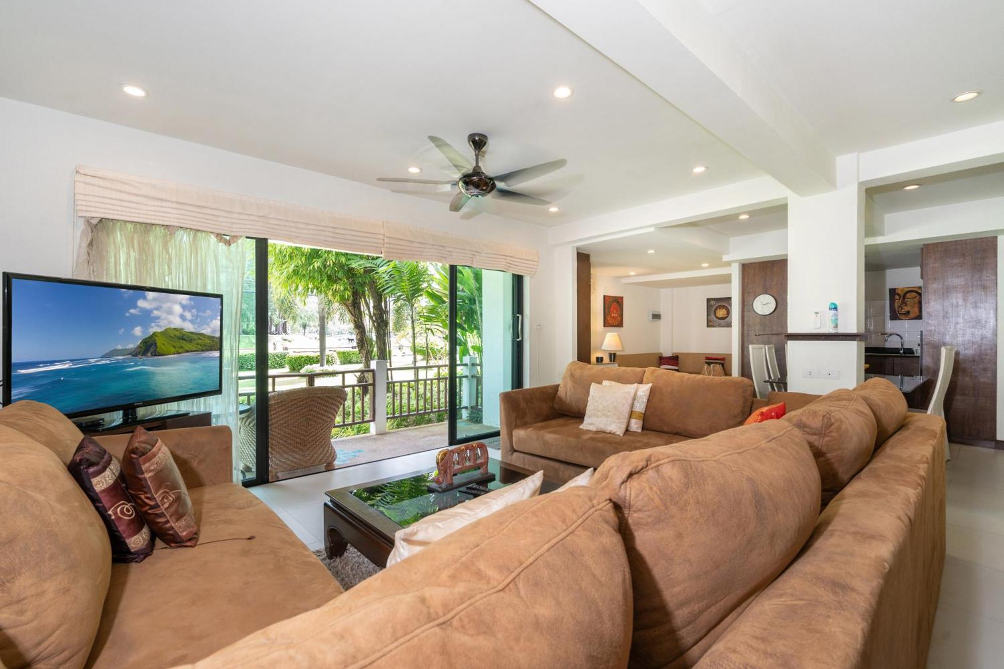 Beachside Apt. Short Walk To - 2br Apartment *