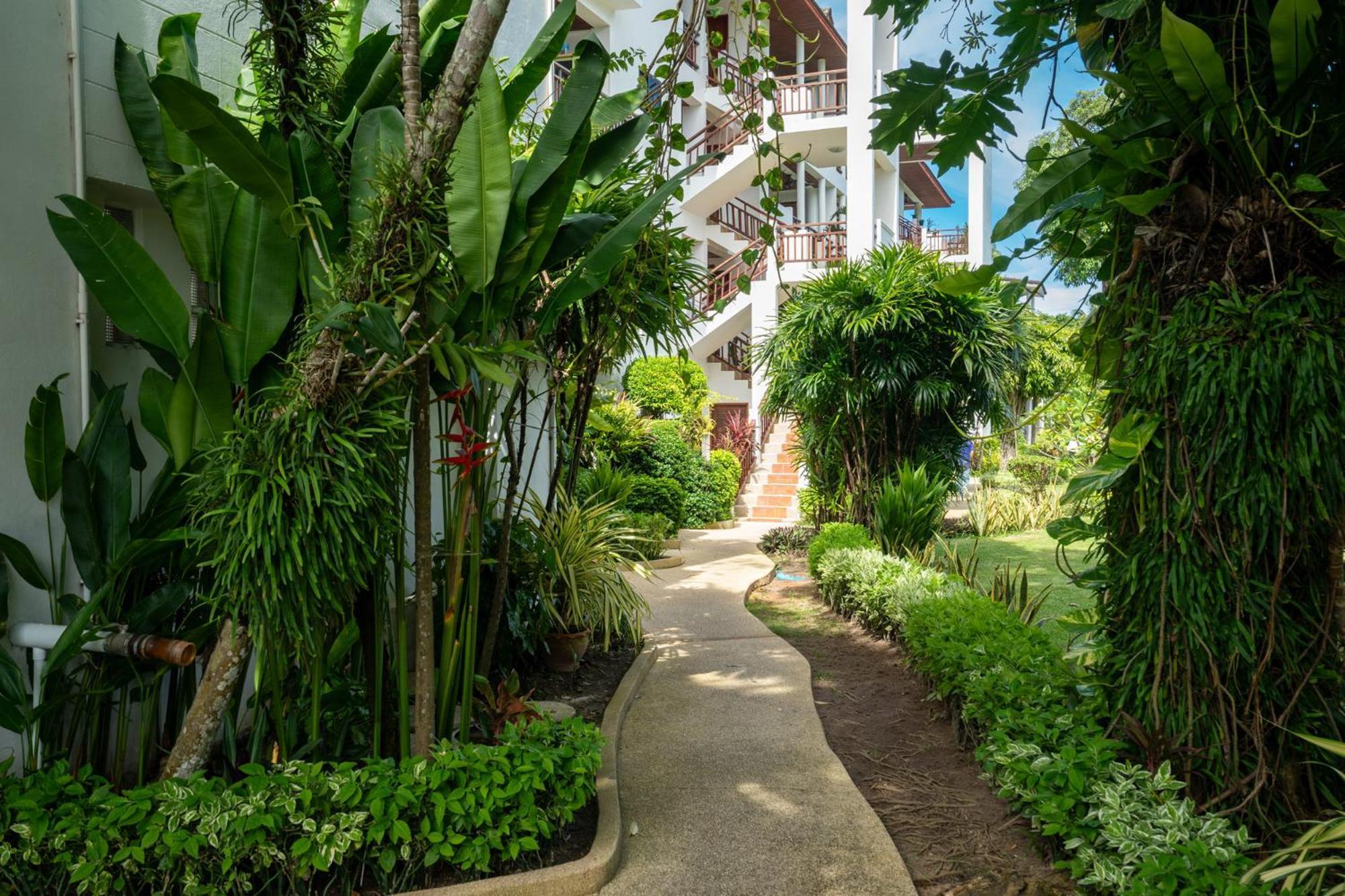 Beachside Apt. Short Walk To - 2br Apartment