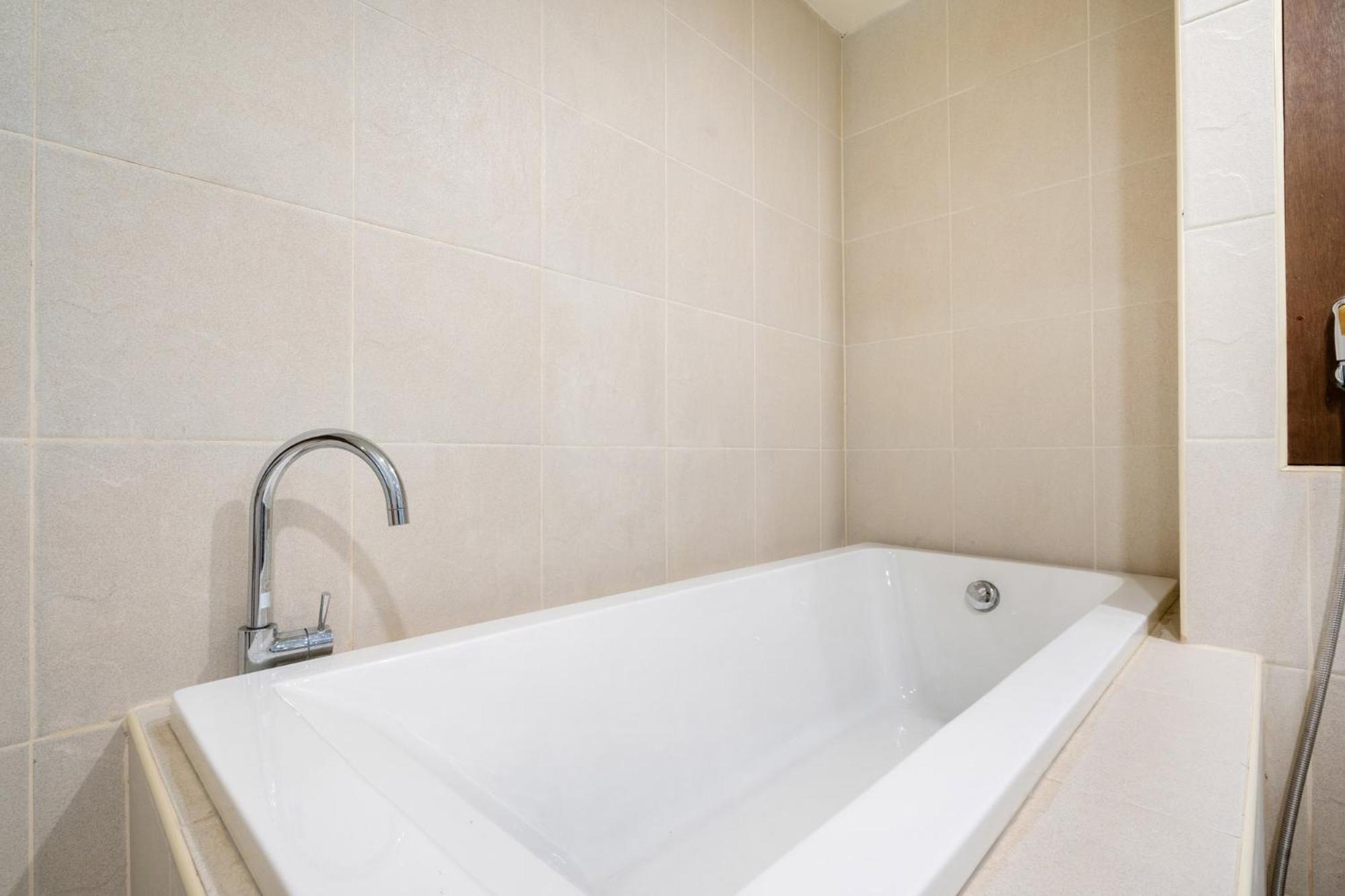 Apartment Beachside Apt. Short Walk To - 2br *