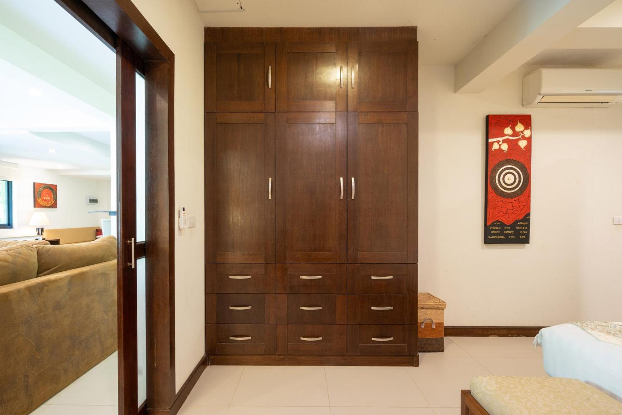 Beachside Apt. Short Walk To - 2br *
