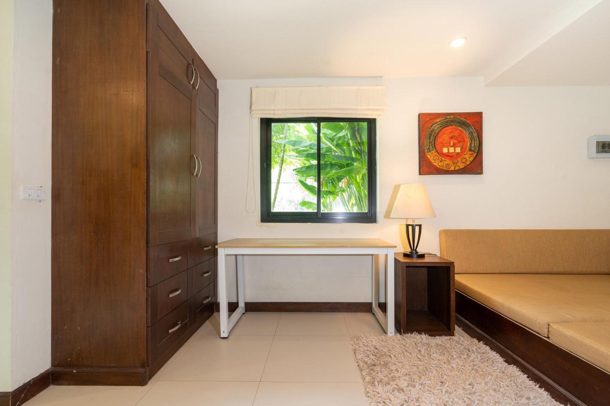 Beachside Apt. Short Walk To - 2br Apartment