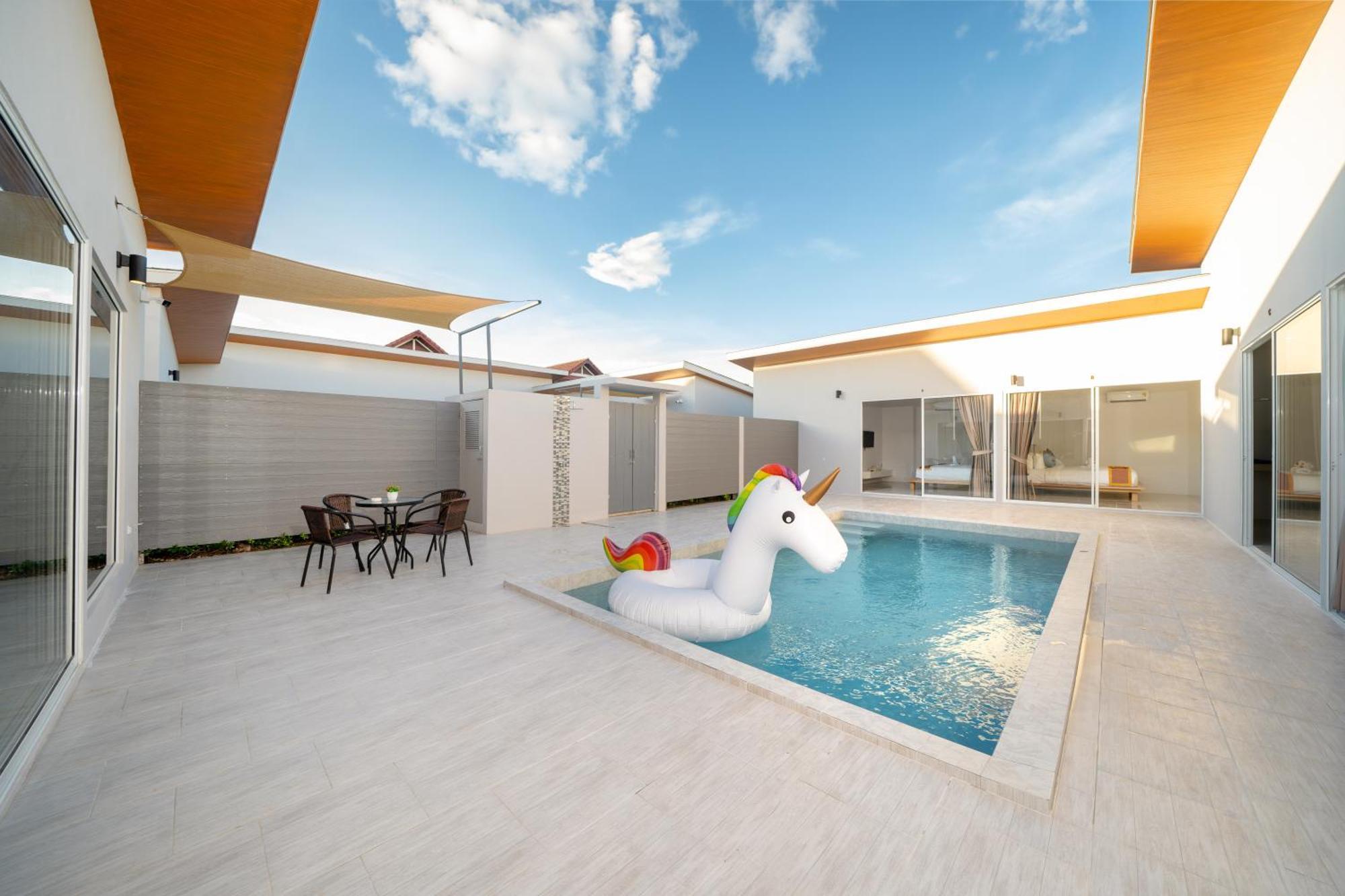 Andaman Time Beachside Pool Guest house