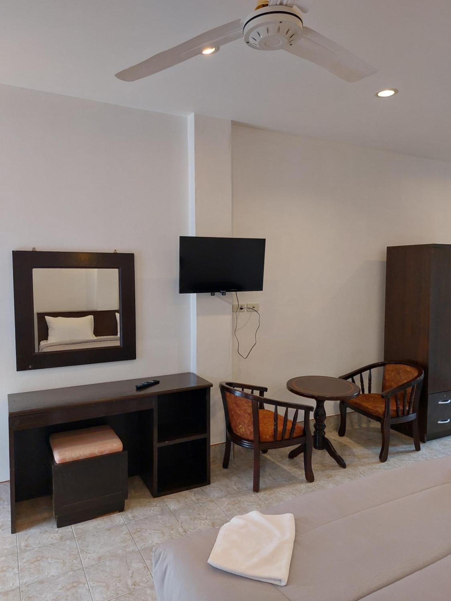 Apartment Smile House Ban Karon