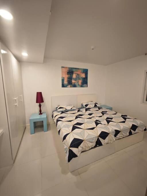 Karon Large 2 Bedrooms & Living Seaview *