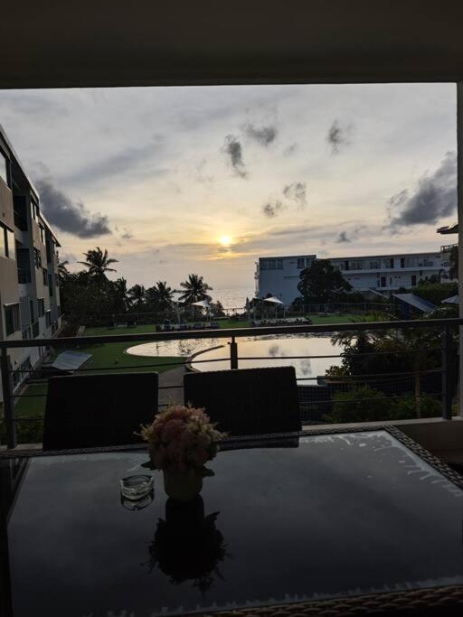 Karon Large 2 Bedrooms & Living Seaview