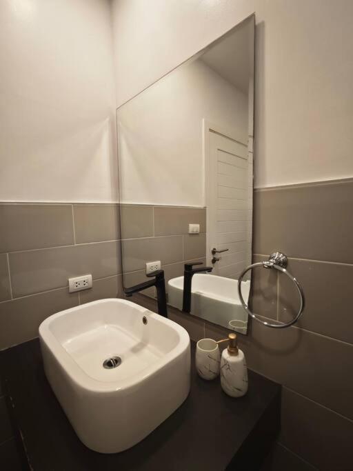 Karon Large 2 Bedrooms & Living Seaview Apartment Ban Karon