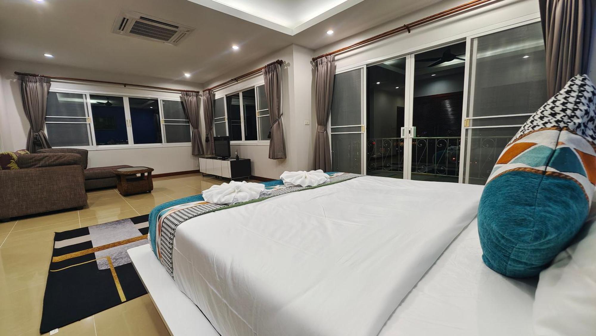 Villa3 四卧海景泳池别墅 近班赞海鲜市场 中英泰三语服务 Villa *