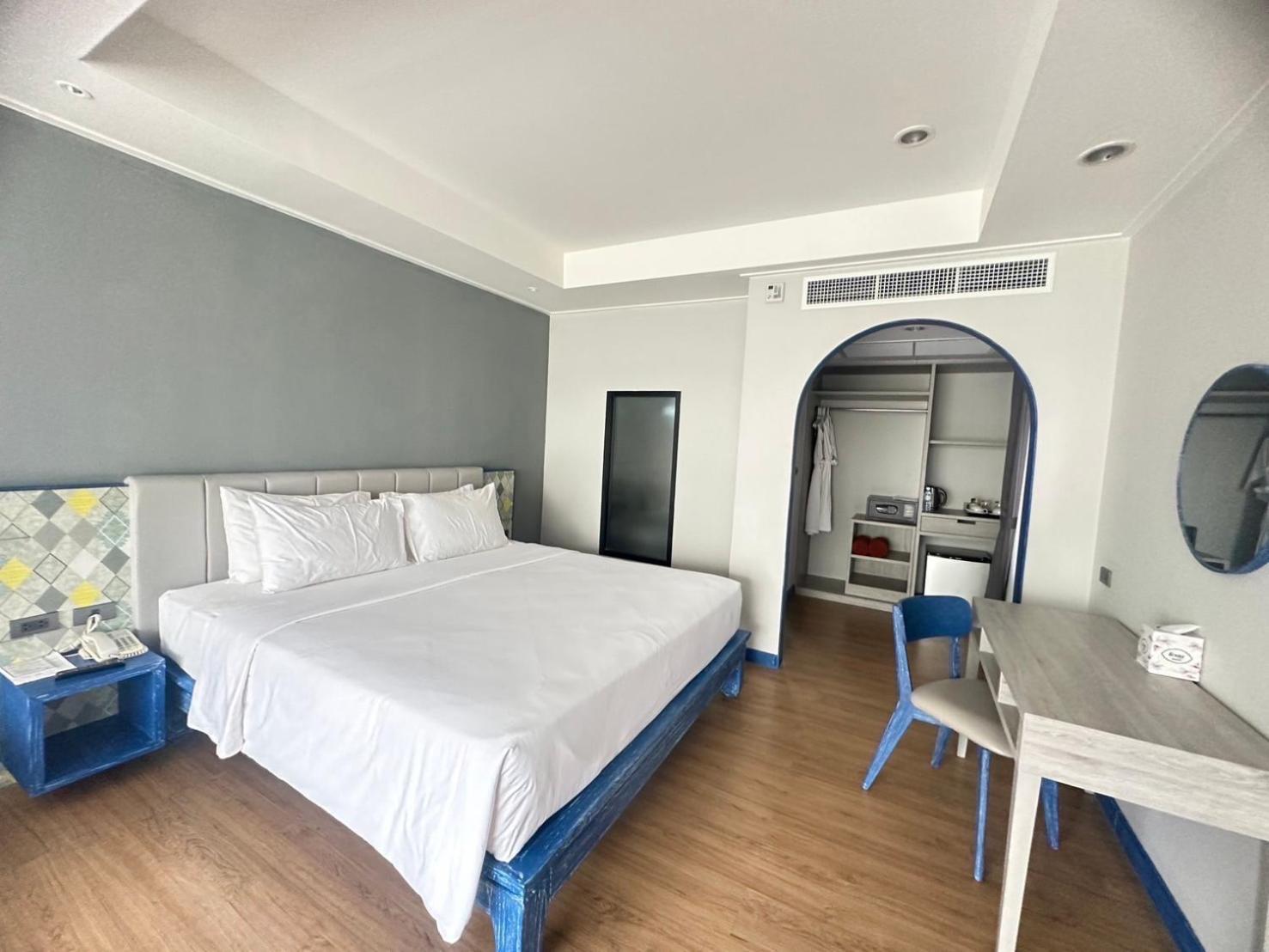 Resort Phuket Island View - Sha 4*