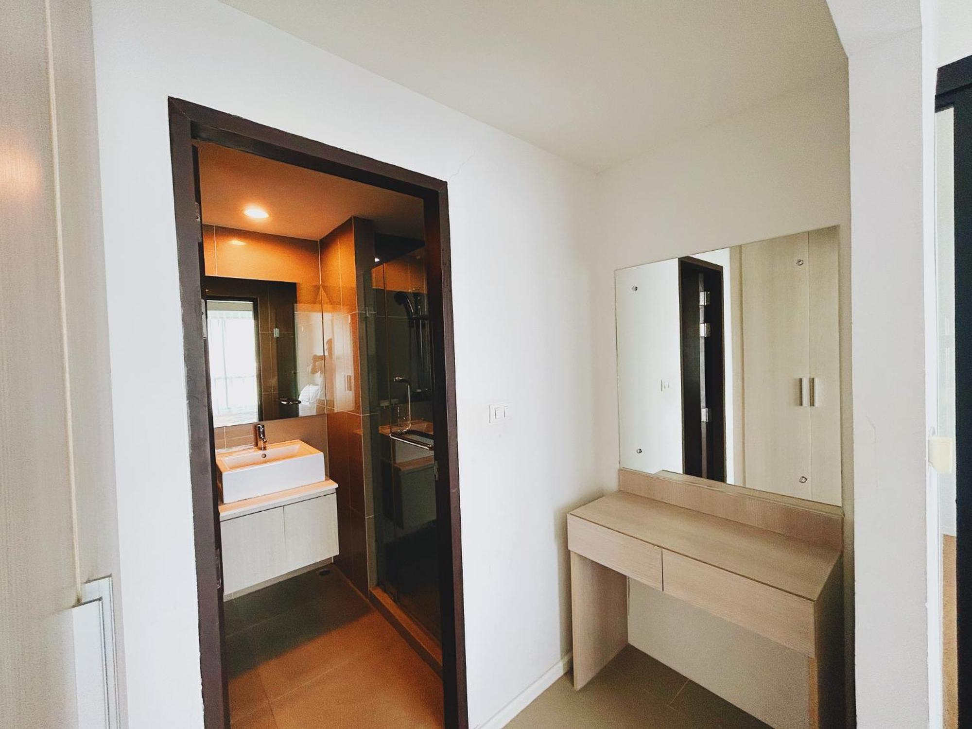 02nice Town Near Shopping Malls And Naka Night Market *