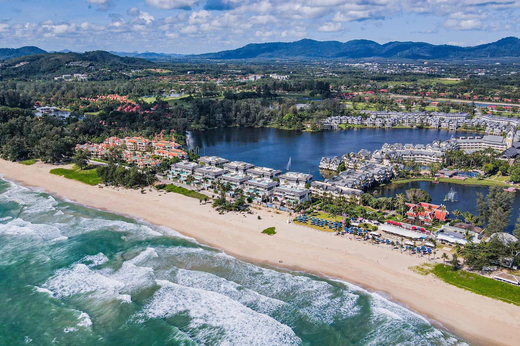 Beachfront Residences - Stunning Sea And View Apartment