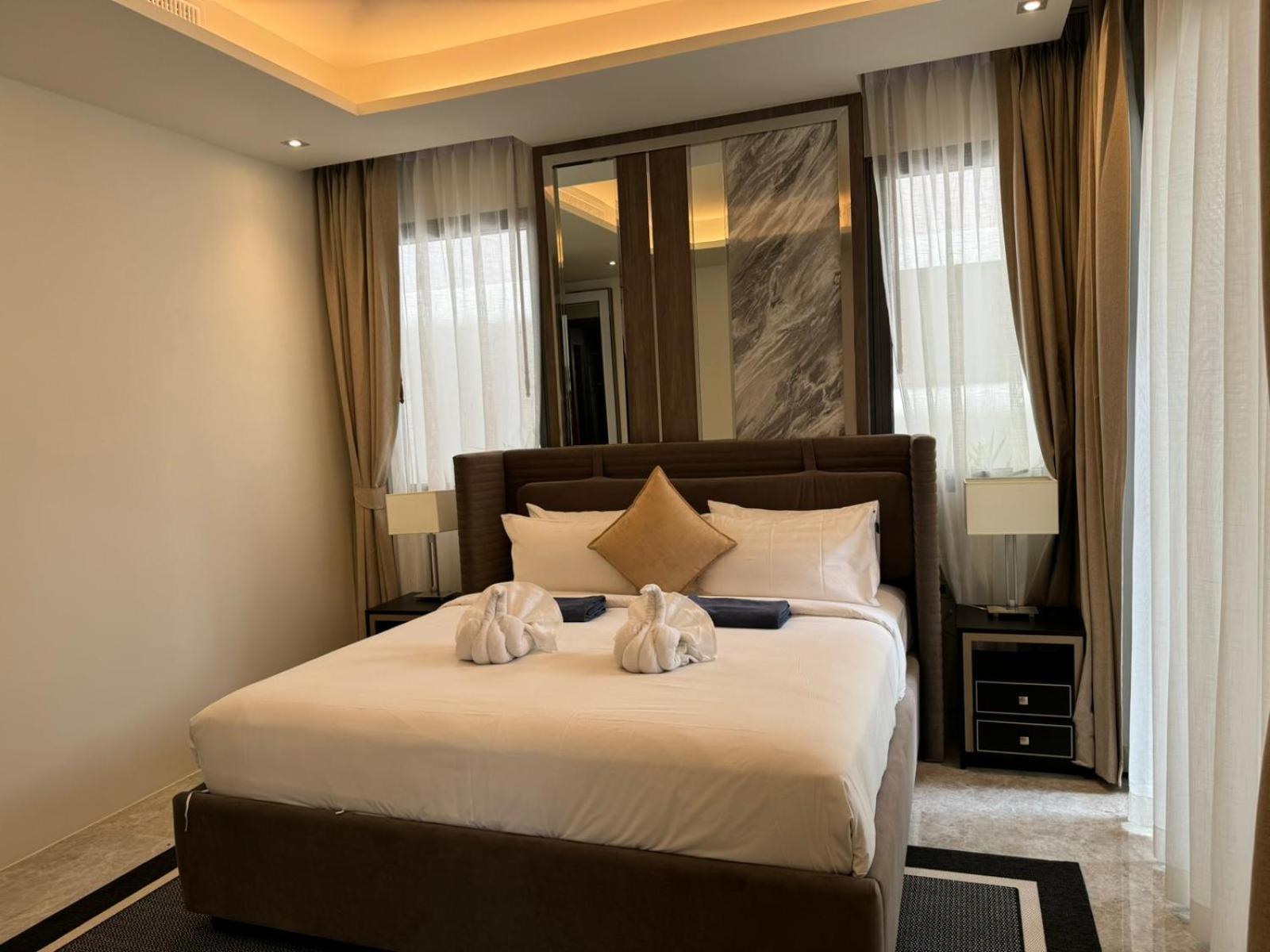 Luxury Breeze With Private Pool & Maid Villa