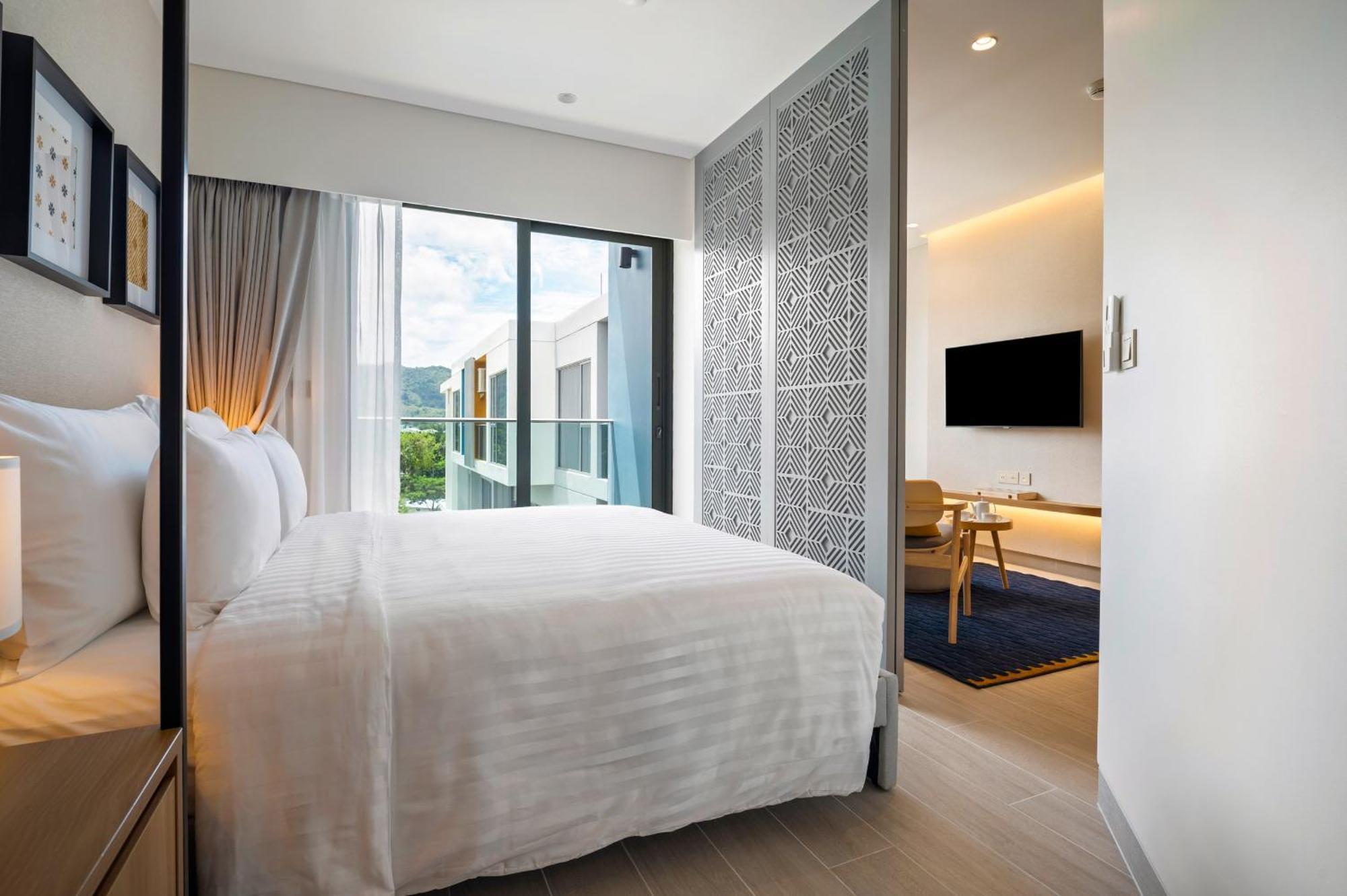 Laguna Lakeside Residences By Banyan Living Apartment