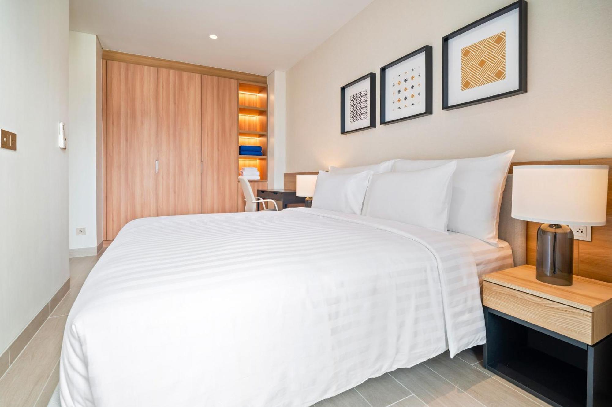 Laguna Lakeside Residences By Banyan Living *