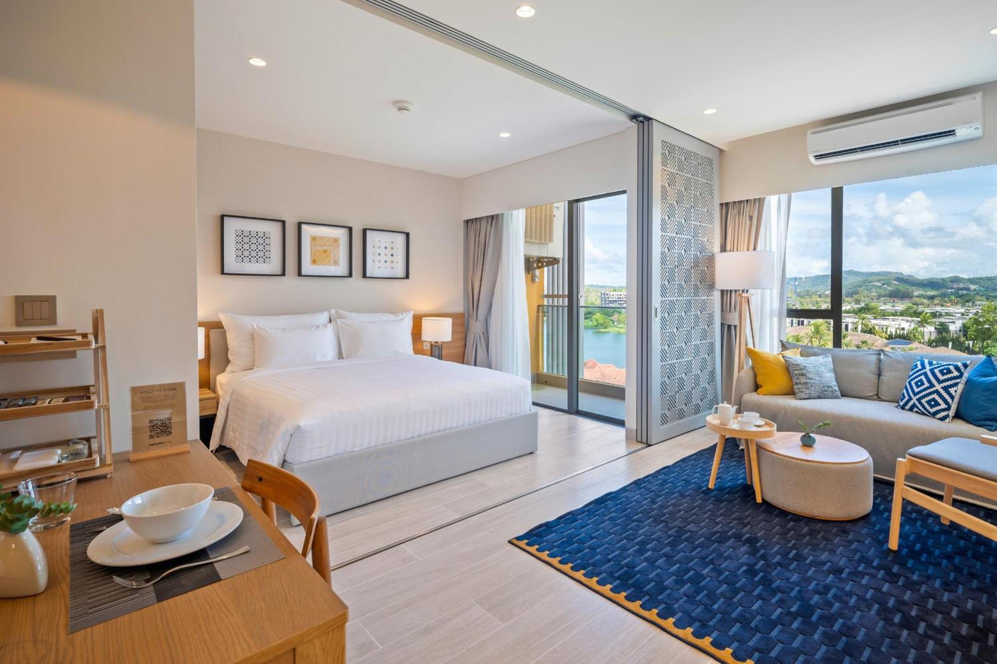 Laguna Lakeside Residences By Banyan Living Apartment *