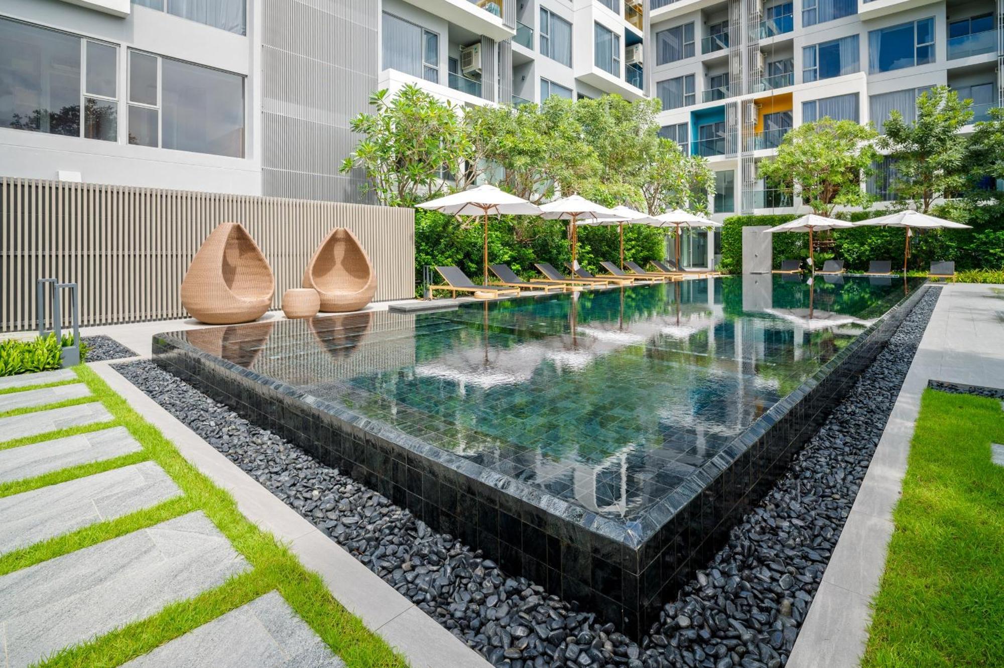 Laguna Lakeside Residences By Banyan Living Apartment *